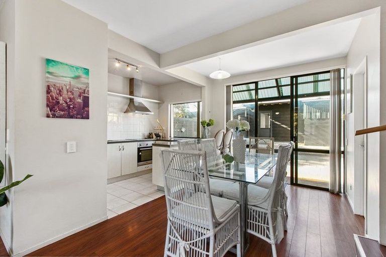 Photo of property in 15 Kirikiri Lane, East Tamaki, Auckland, 2013