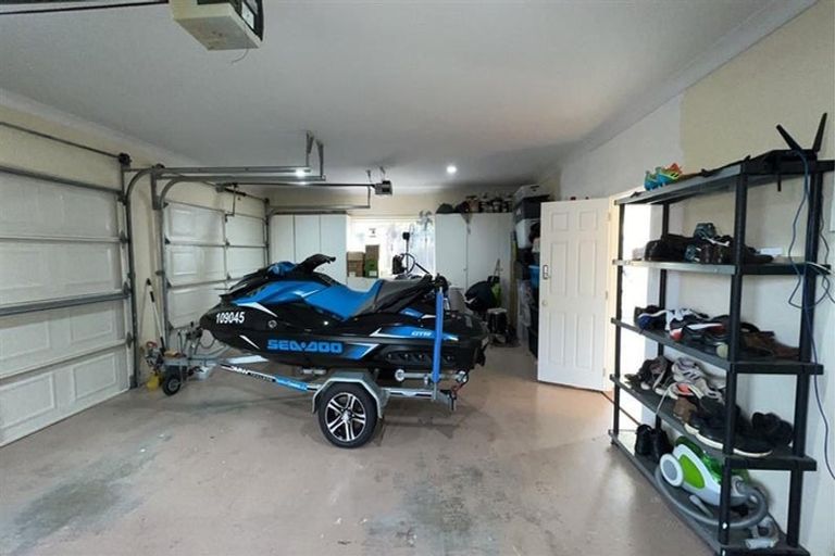 Photo of property in 5 Pintner Place, Somerville, Auckland, 2014