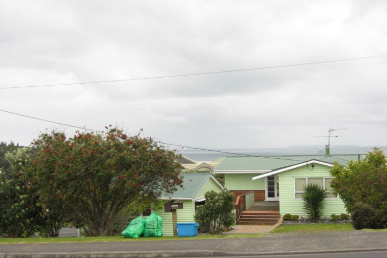 Photo of property in 1025 Whangaparaoa Road, Tindalls Beach, Whangaparaoa, 0930