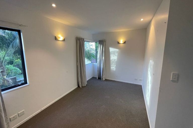 Photo of property in 1/41 High Road, Glenfield, Auckland, 0629