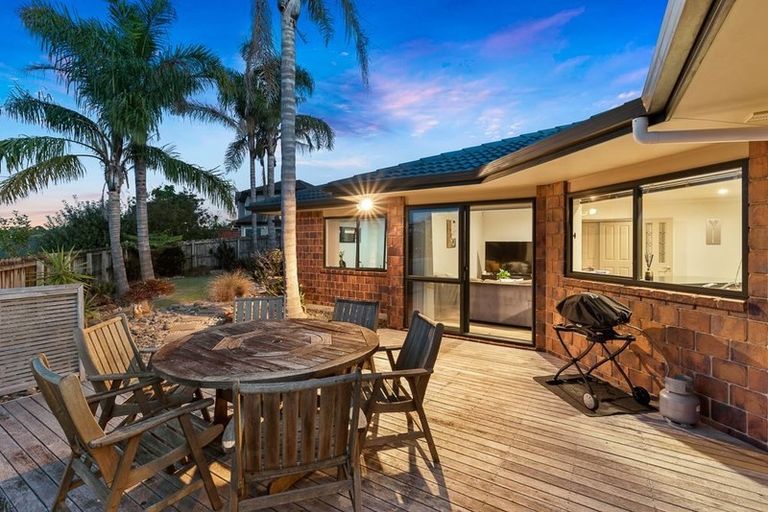 Photo of property in 45 Sapperton Drive, Henderson, Auckland, 0612