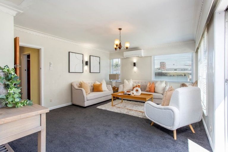 Photo of property in 10 Covil Avenue, Te Atatu South, Auckland, 0610