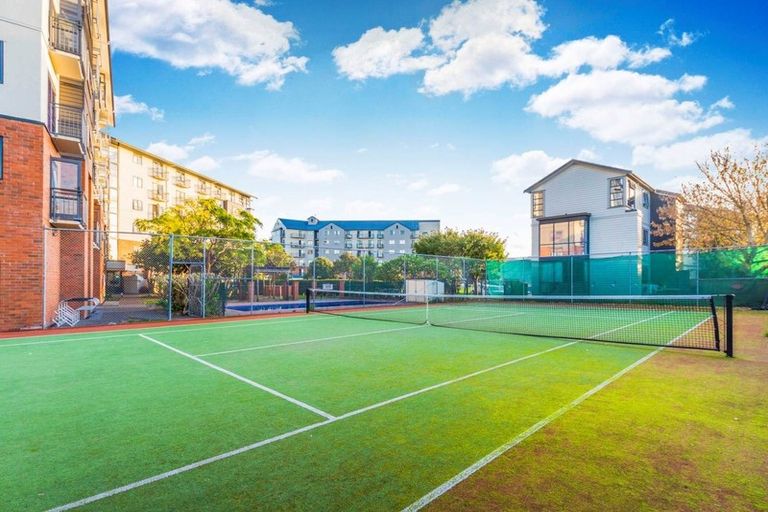 Photo of property in 4h/10 Crown Lynn Place, New Lynn, Auckland, 0600