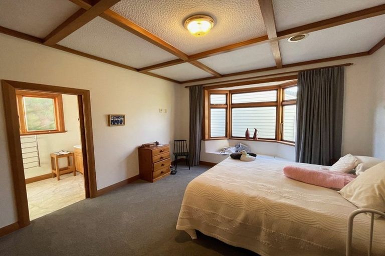Photo of property in 1 Newcombe Crescent, Karori, Wellington, 6012