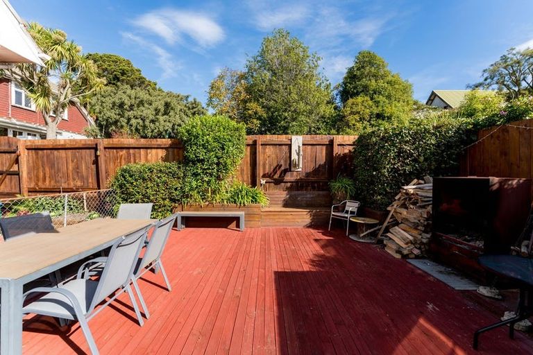 Photo of property in 24 Bangor Terrace, Kew, Dunedin, 9012