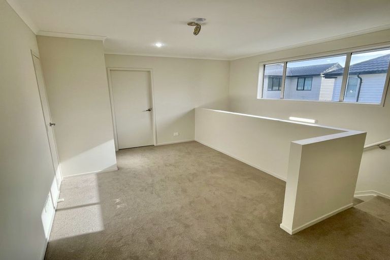Photo of property in 18 Akeake Lane, Manurewa, Auckland, 2102