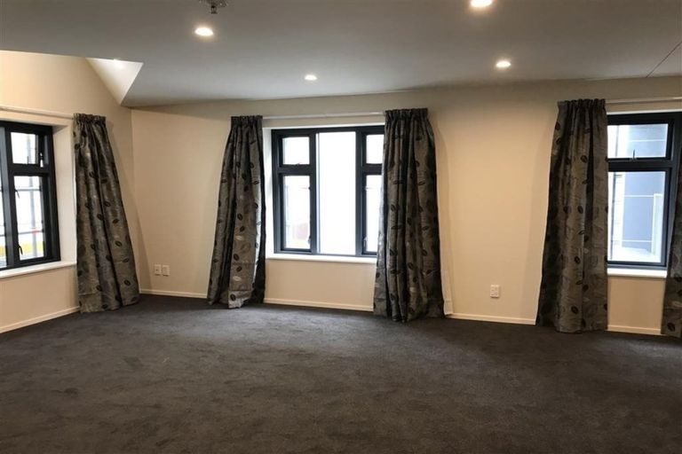 Photo of property in Terrace Garden Apartments, 14b/120 The Terrace, Wellington Central, Wellington, 6011