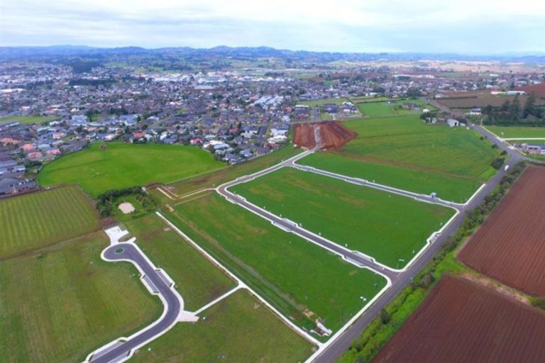 Photo of property in 21 Rowles Road, Pukekohe, 2120