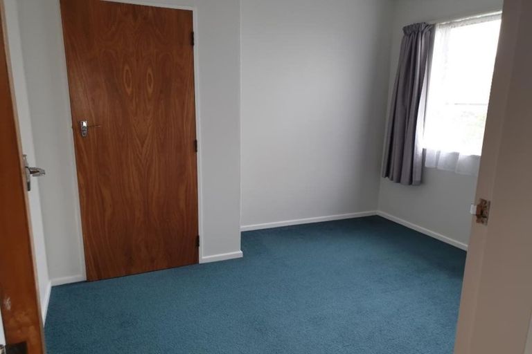 Photo of property in 62b Baylands Drive, Newlands, Wellington, 6037