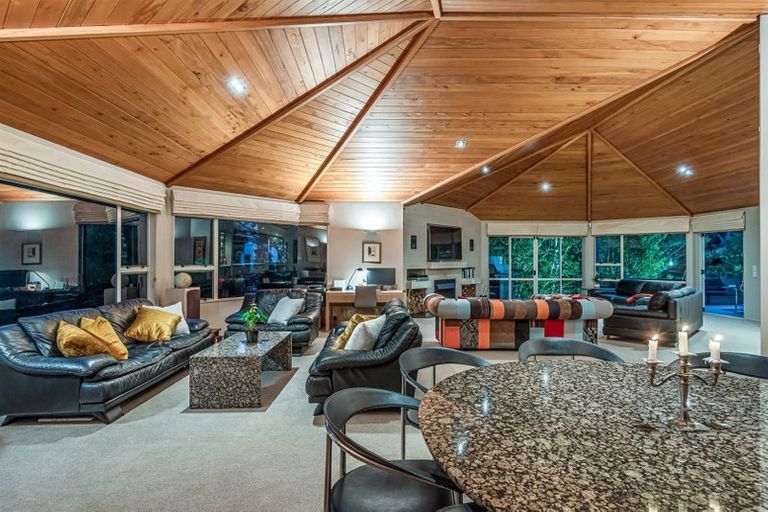 Photo of property in 138-140 Onetaunga Road, Chatswood, Auckland, 0626