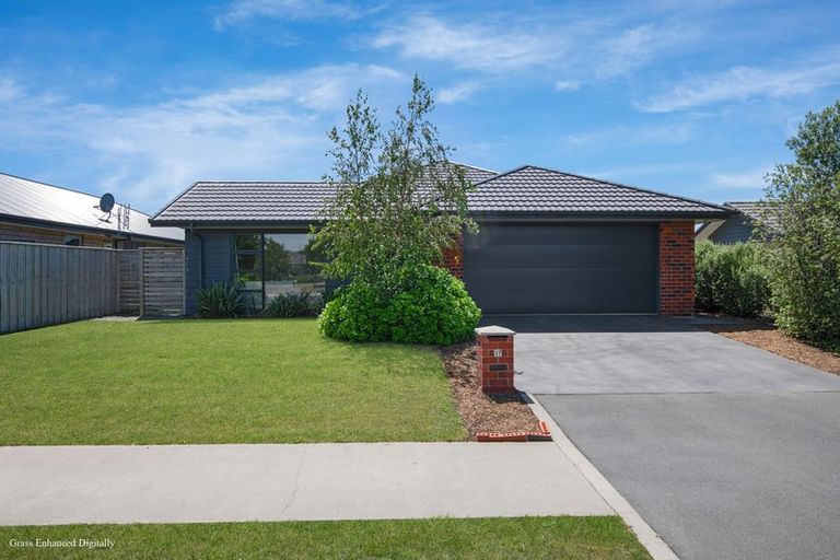 Photo of property in 37 Faringdon Boulevard, Rolleston, 7615