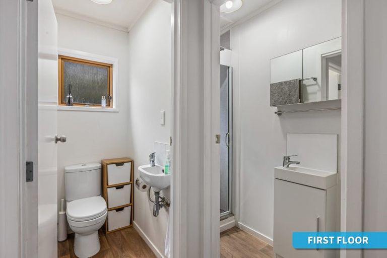 Photo of property in 2/12 Surville Place, Mairangi Bay, Auckland, 0630