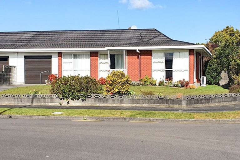 Photo of property in 23 Wallace Place, Hokowhitu, Palmerston North, 4410