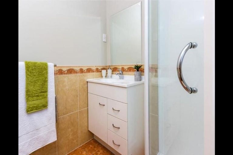 Photo of property in 225 Triangle Road, Massey, Auckland, 0614