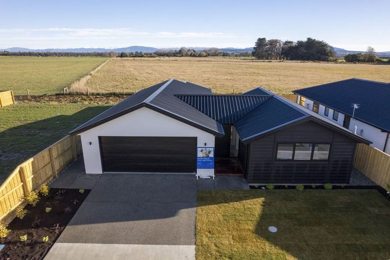 Photo of property in 39 Mehrtens Crescent, Woodend, 7691