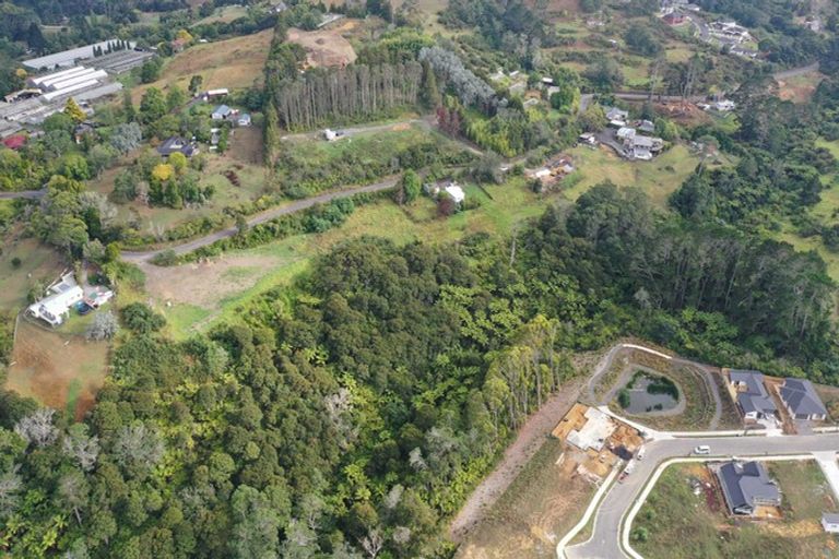 Photo of property in 68 Chamberlain Road, Massey, Auckland, 0614