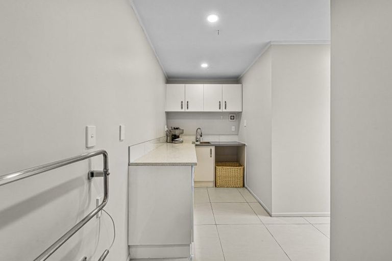 Photo of property in 188 Sandspit Road, Shelly Park, Auckland, 2014