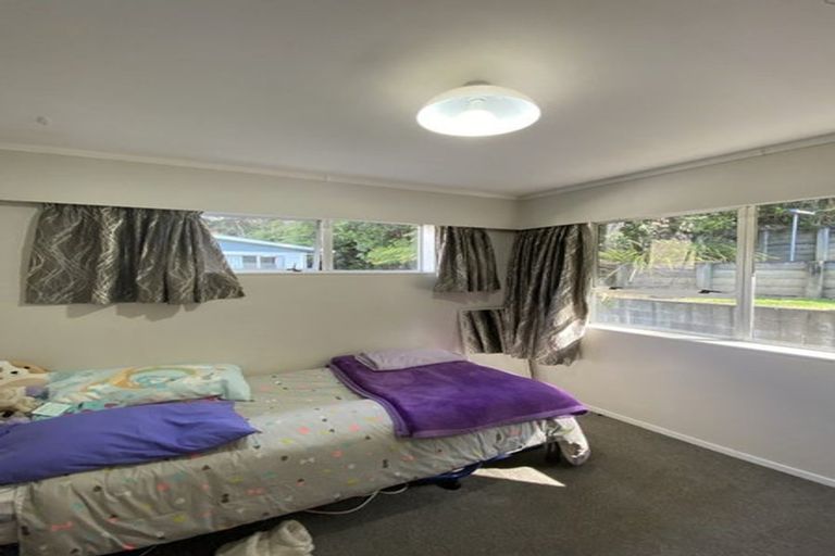Photo of property in 30 Deller Grove, Silverstream, Upper Hutt, 5019