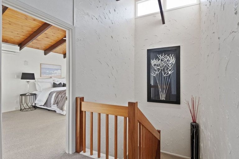 Photo of property in 241a Golf Road, Titirangi, Auckland, 0604