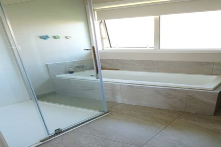 Photo of property in 2/107b Aorangi Road, Bryndwr, Christchurch, 8053