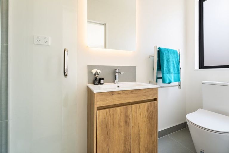 Photo of property in 36 Longburn Road, Henderson, Auckland, 0610