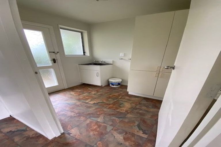 Photo of property in 2/64 Crofton Road, Harewood, Christchurch, 8051