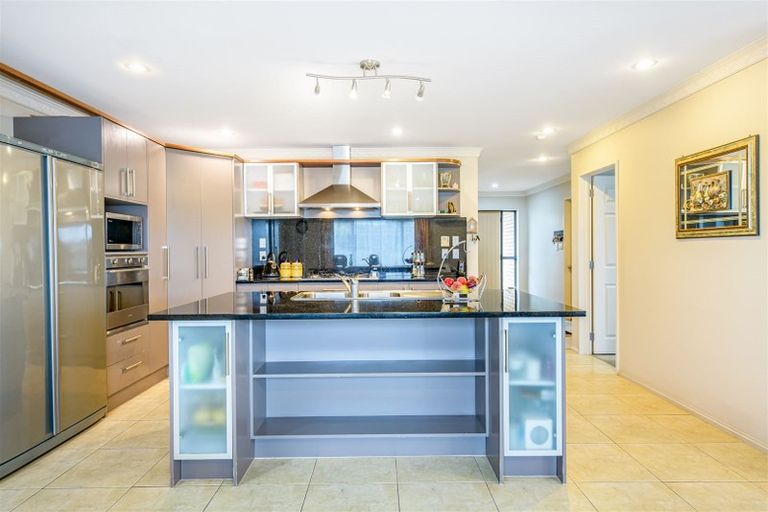 Photo of property in 39 Sapperton Drive, Henderson, Auckland, 0612