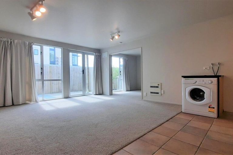 Photo of property in 4/32 Cranmer Square, Christchurch Central, Christchurch, 8013