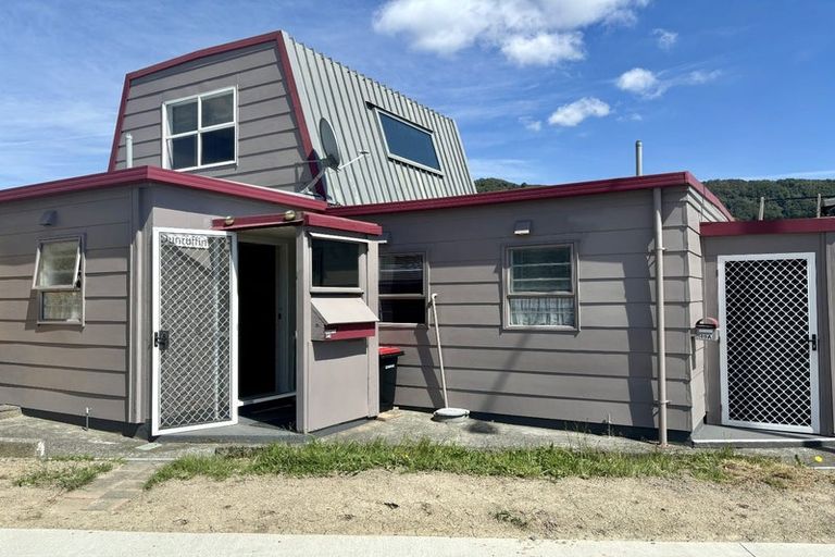 Photo of property in 49b Auckland Street, Picton, 7220