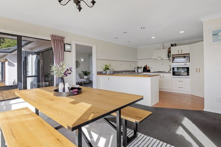 Photo of property in 32 Roger Guy Place, Welcome Bay, Tauranga, 3175