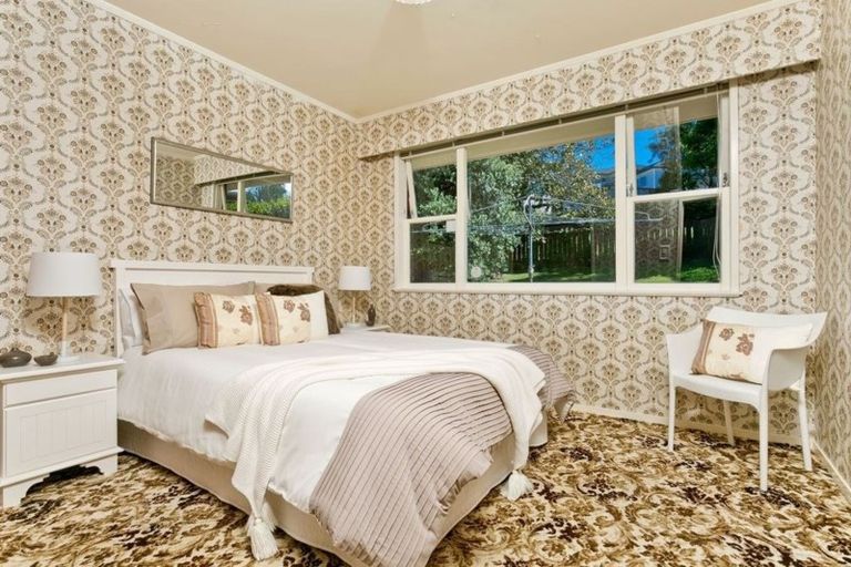Photo of property in 22 Windermere Crescent, Blockhouse Bay, Auckland, 0600