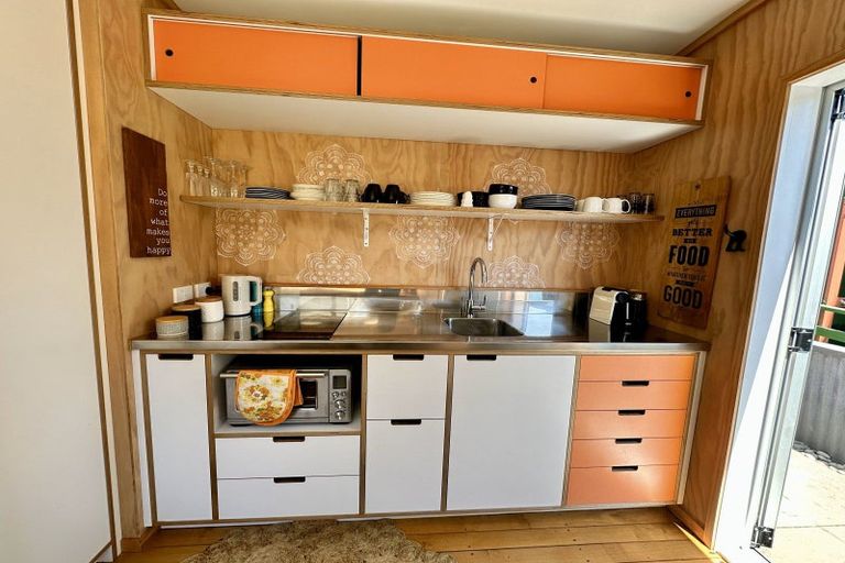 Photo of property in 8 Second Avenue, Urenui, 4377