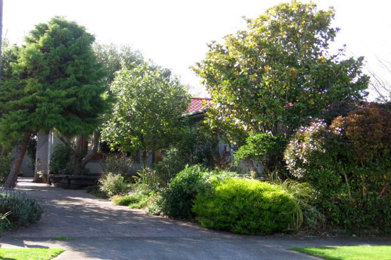 Photo of property in 140 Buick Crescent, Awapuni, Palmerston North, 4412