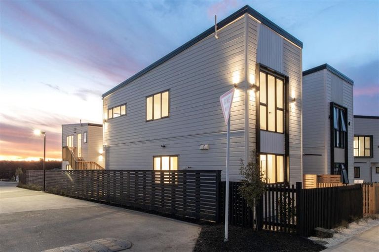 Photo of property in 4 Greenbrier Street, Westgate, 0814