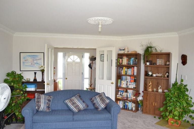 Photo of property in 33 Abby Road, Fitzherbert, Palmerston North, 4410