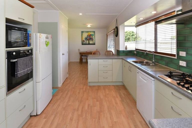 Photo of property in 1084 Kaipara Coast Highway, Kaukapakapa, 0873