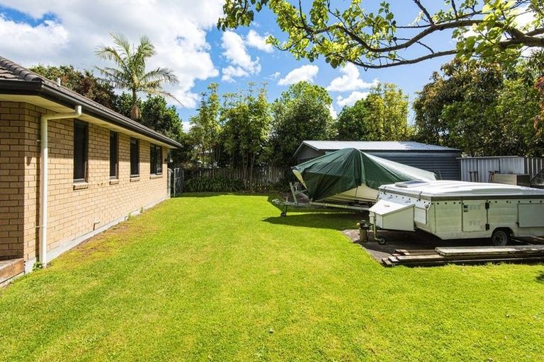 Photo of property in 4 Curlew Place, One Tree Point, 0118