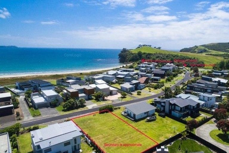 Photo of property in 20 Taumata Road, Omaha, 0986