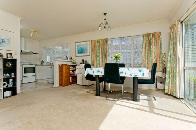 Photo of property in 2/80 Bentley Avenue, Glenfield, Auckland, 0629