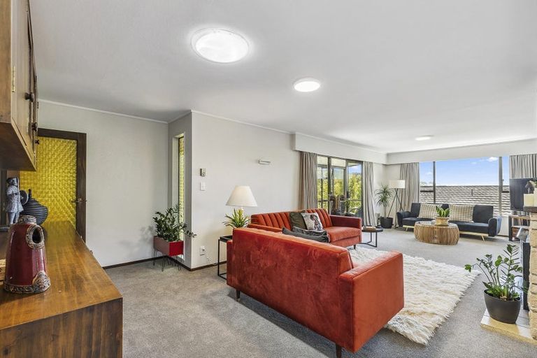 Photo of property in 19 Greyfriars Crescent, Tawa, Wellington, 5028