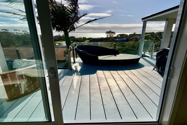Photo of property in 1007a Beach Road, Torbay, Auckland, 0630