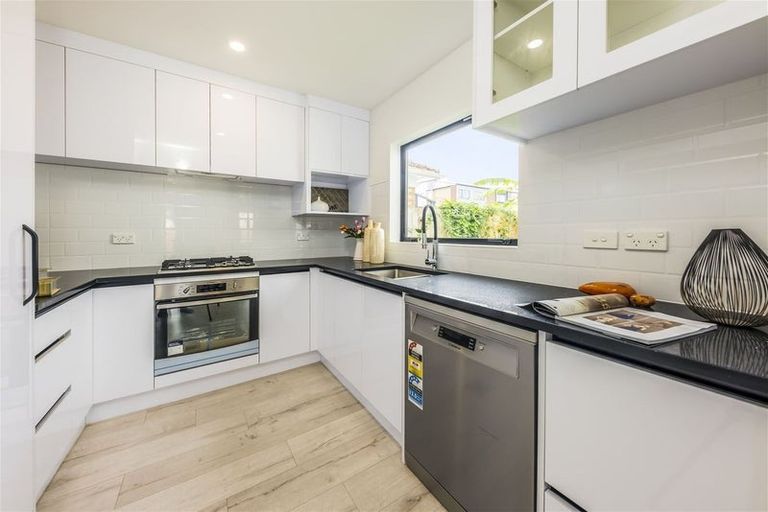 Photo of property in 141b Russell Road, Manurewa, Auckland, 2102