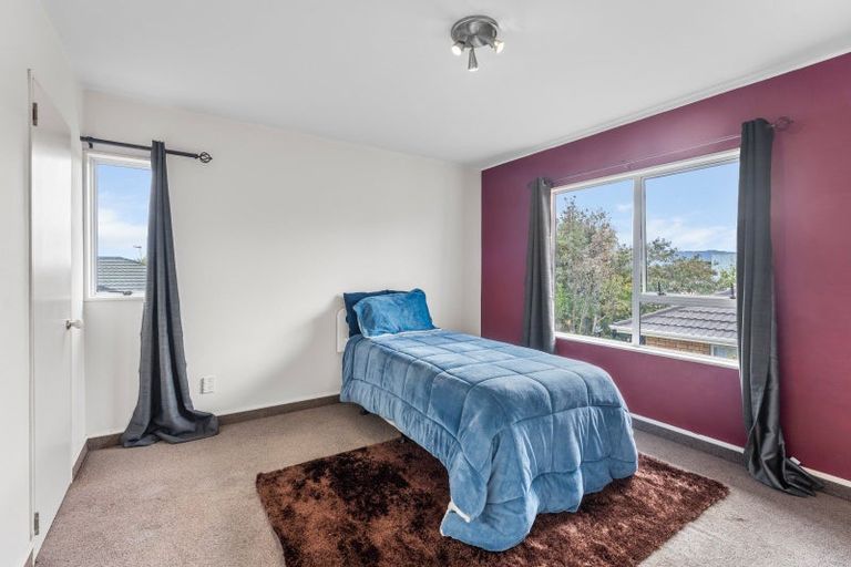 Photo of property in 1 Hadleigh Court, Paraparaumu, 5032