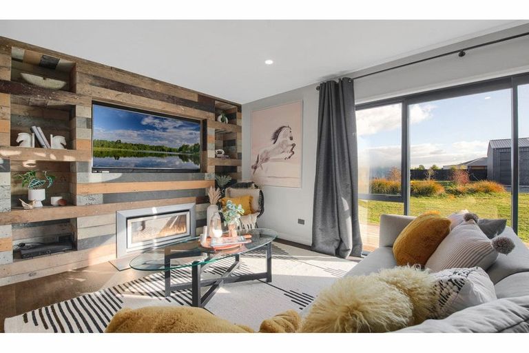 Photo of property in 1 Hampton Drive, Swannanoa, 7692