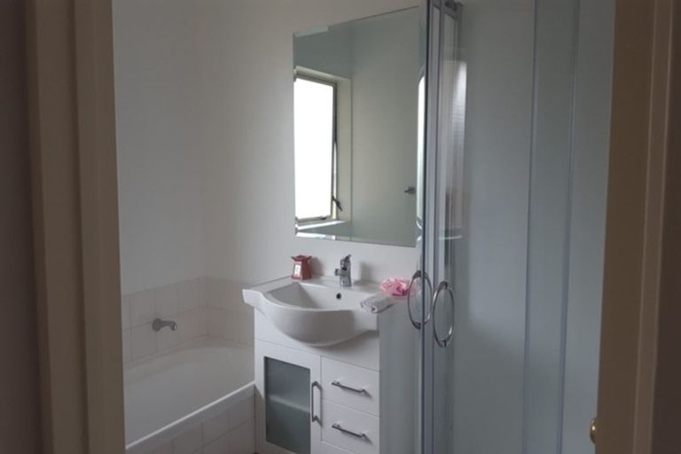 Photo of property in 11 Earnslaw Crescent, Clover Park, Auckland, 2019