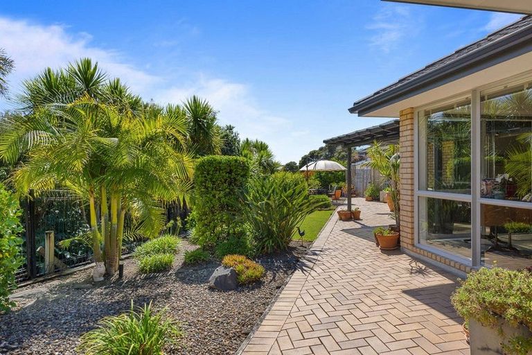 Photo of property in 5 Fendalton Place, Hatfields Beach, Orewa, 0931