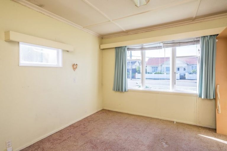 Photo of property in 204 Coutts Street, Rongotai, Wellington, 6022
