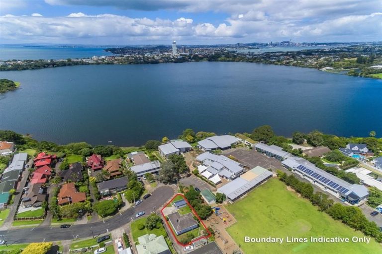 Photo of property in 23 Otakau Road, Milford, Auckland, 0620