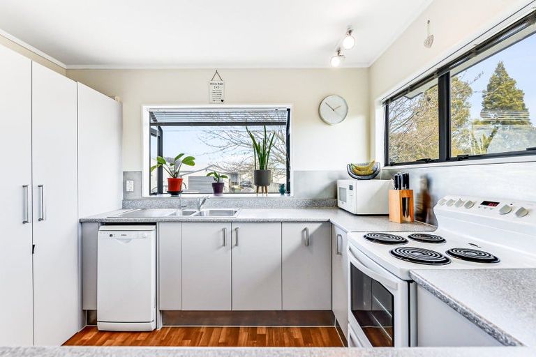 Photo of property in 21 Penney Green, Nawton, Hamilton, 3200