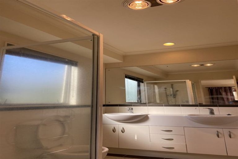 Photo of property in 15 Maybole Drive, Flat Bush, Auckland, 2016